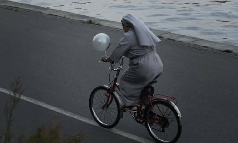 Oudoimmissa uutisissa tällä viikolla muun muassa nunna, joka joutunee vankilaan kavallettuaan satoja tuhansia euroja uhkapelaamista varten.