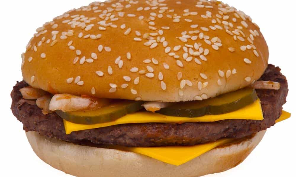 Uutisissa kerromme naisesta, joka nosti syytteen McDonald'sia vastaan, koska pikaruokalan mainos sai hänet rikkomaan pääsiäispaaston.