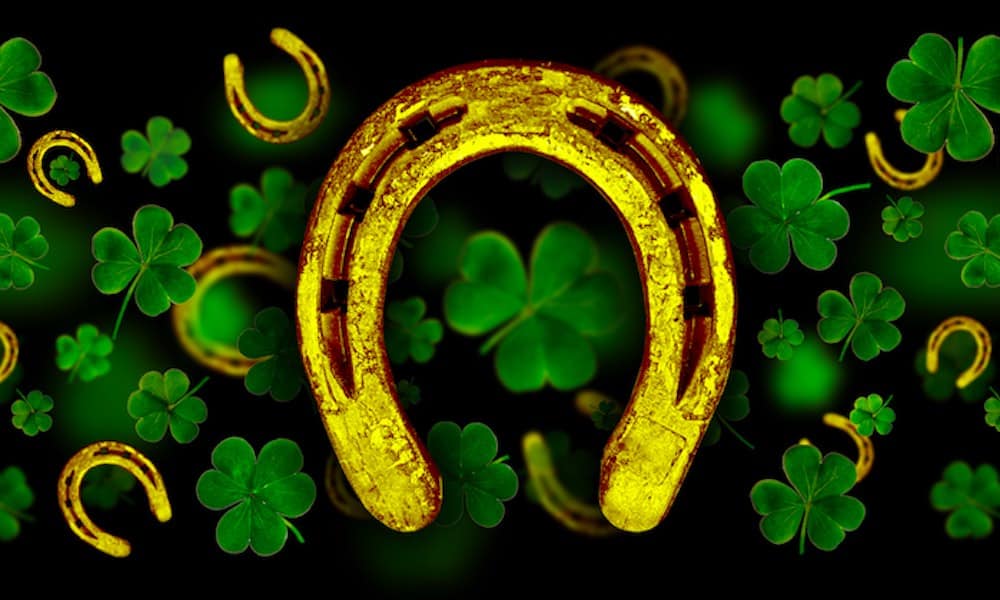 Nyt listataan hauskoja ja kiinnostavia faktoja Pyhän Patrickin päivästä, joka on Irlannin kansallispäivä, mutta jota juhlitaan railakkaasti ympäri maailmaa.