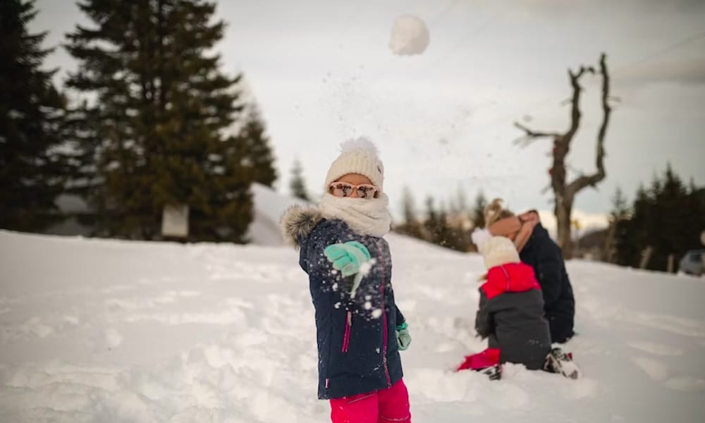 Minkälaisia omituisia lakeja on otettava huomioon, kun matkailee ulkomailla? No esimerkiksi se, että lumisota on Yhdysvaltojen Aspenissa kiellettyä, koska lumipallot rinnastetaan ohjuksiin.